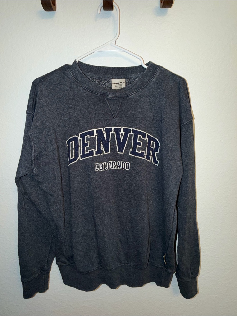 Denver Colorado Women's Crewneck Sweatshirt - Dark Gray
